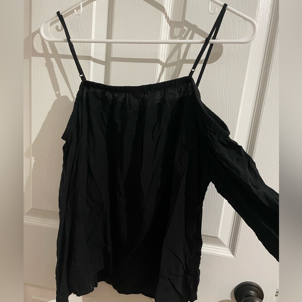 Old Navy cold shoulder top